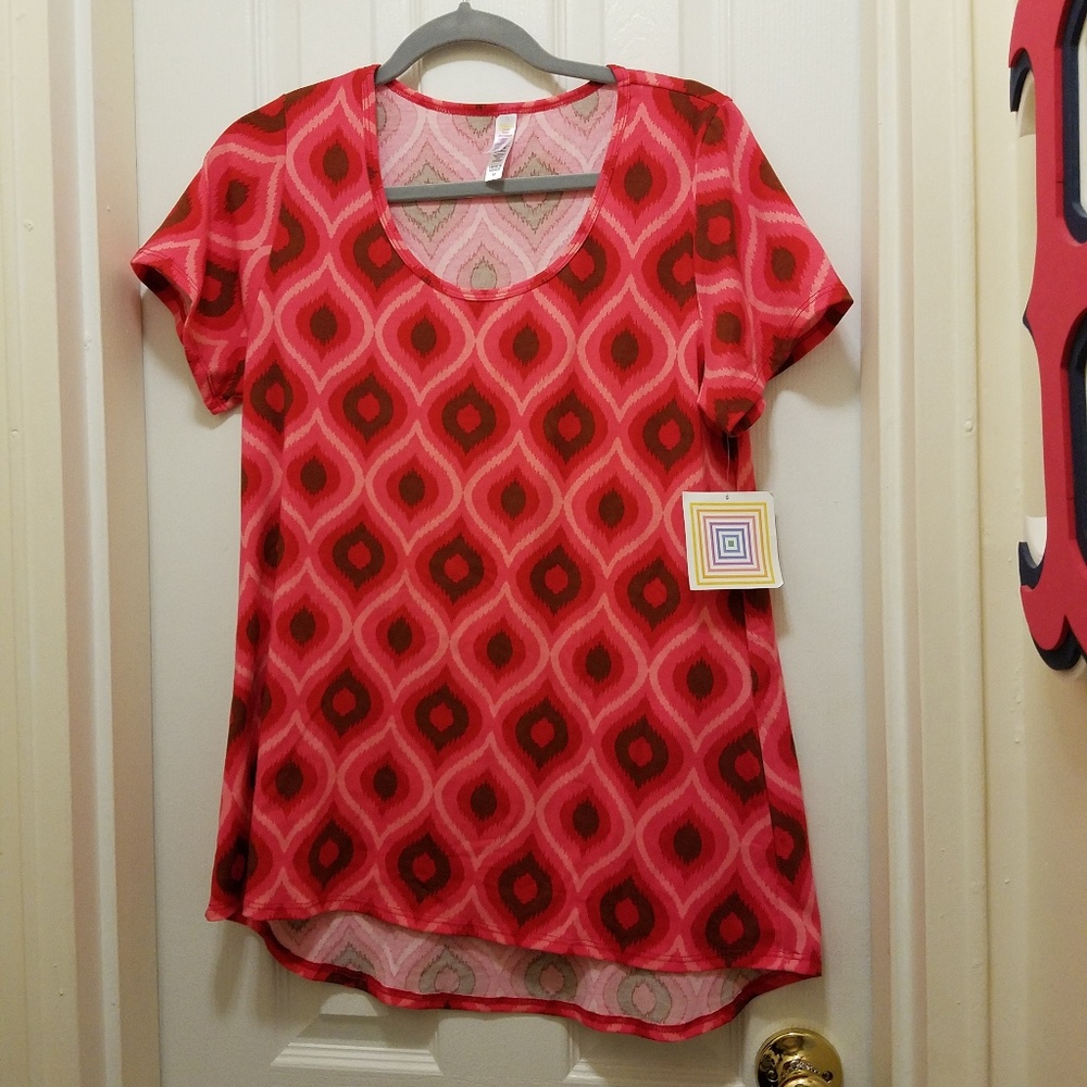 Lularoe Medium Classic tee